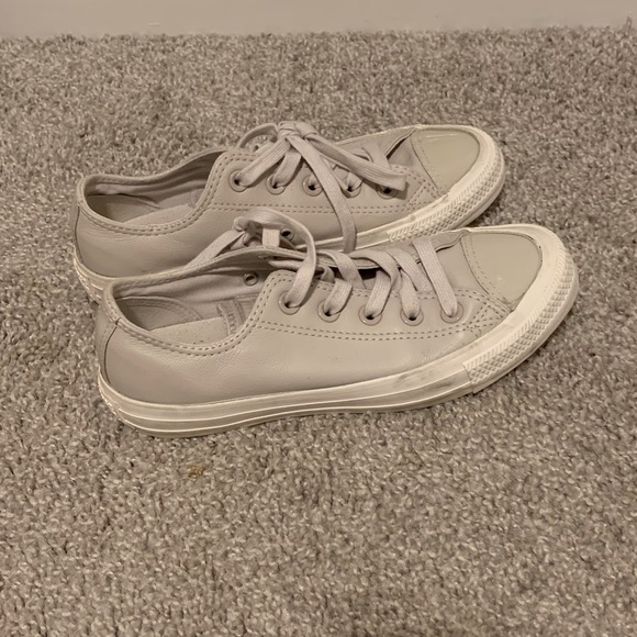 Converse Shoes - Women’s gray converse
